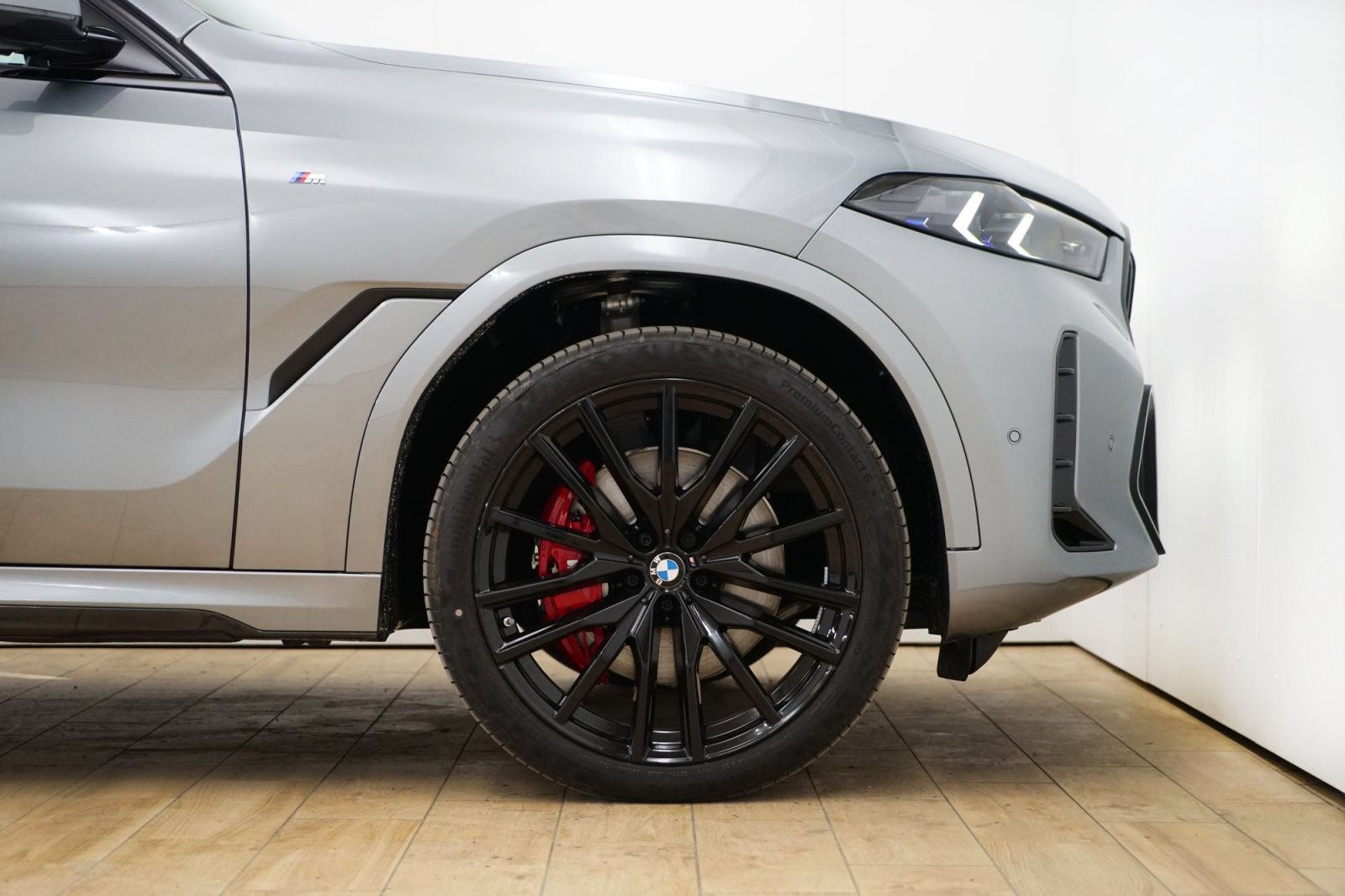 Fahrzeugabbildung BMW X6 xDrive30d [M Sport, HUD, AHK, ACC, 22 LMR]