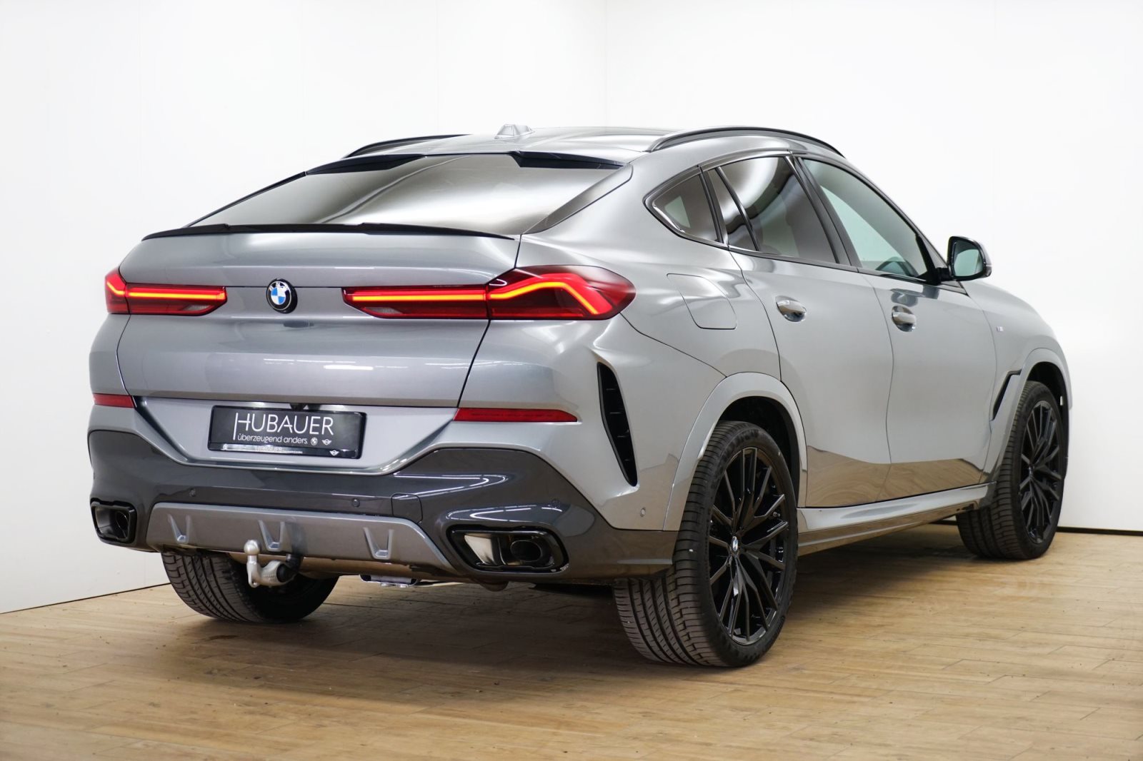 Fahrzeugabbildung BMW X6 xDrive30d [M Sport, HUD, AHK, ACC, 22 LMR]
