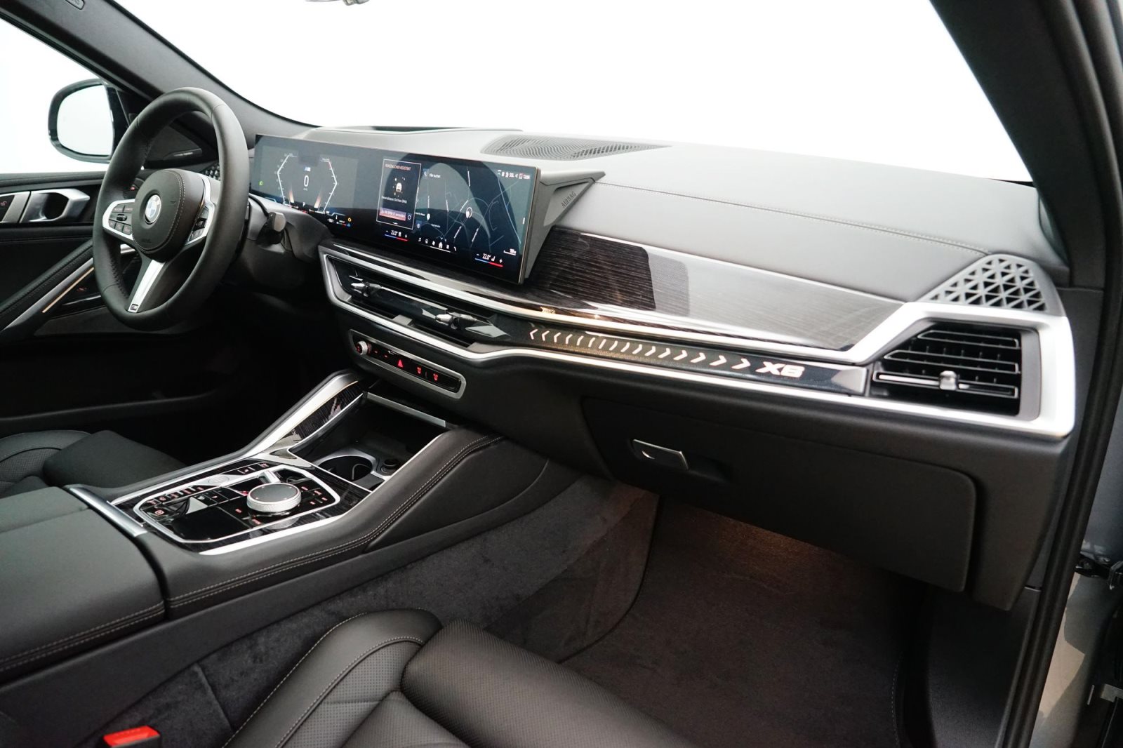 Fahrzeugabbildung BMW X6 xDrive30d [M Sport, HUD, AHK, ACC, 22 LMR]