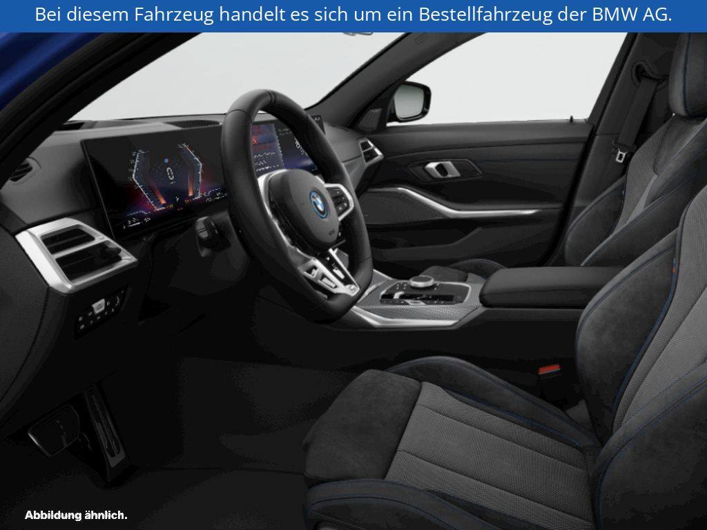 Fahrzeugabbildung BMW 330e xDrive Touring