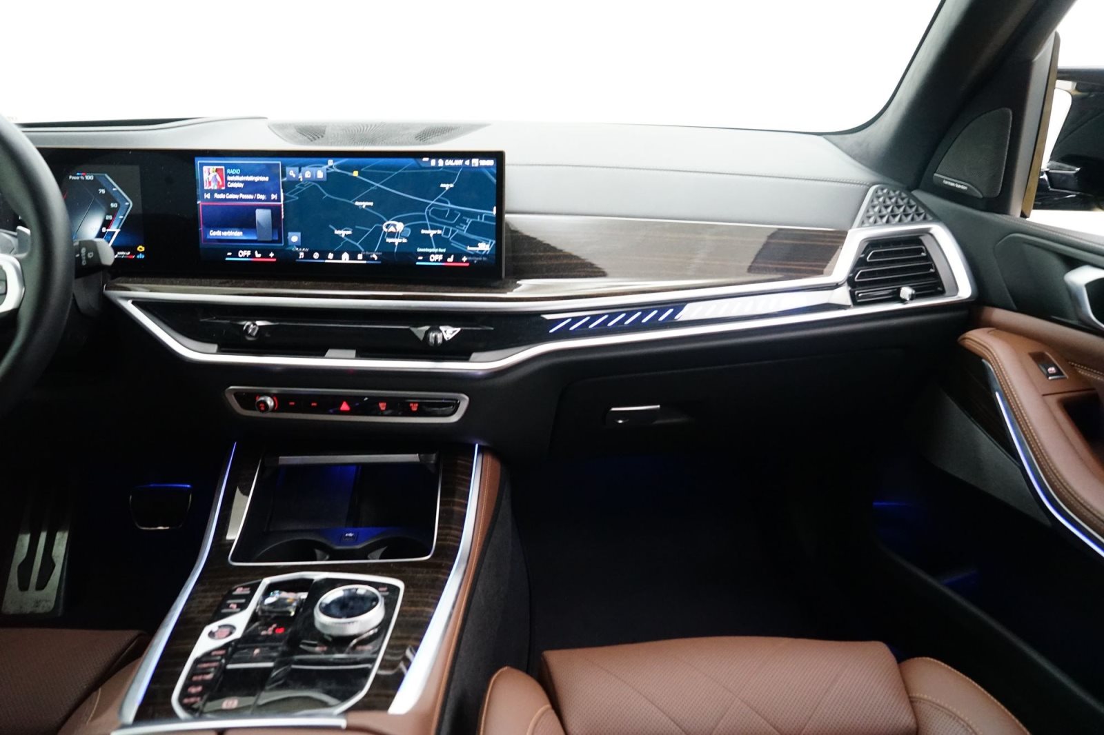 Fahrzeugabbildung BMW X5 M60i xDrive [SkyLounge, HK Sound, DA Prof.]