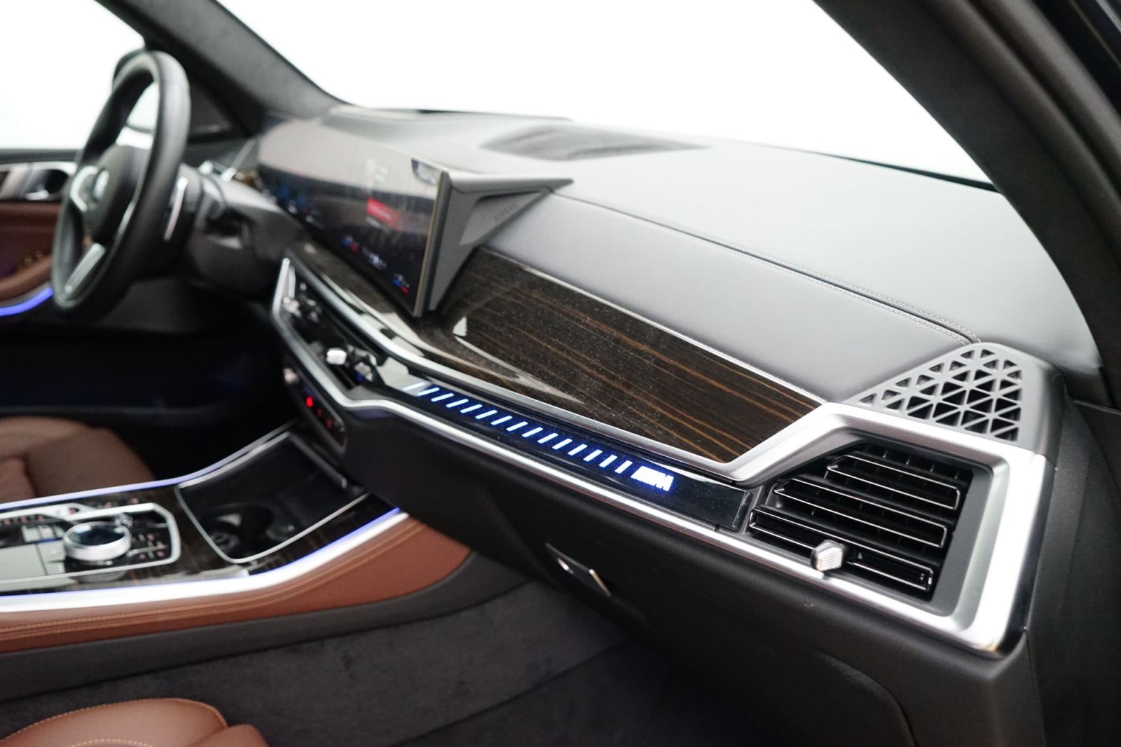 Fahrzeugabbildung BMW X5 M60i xDrive [SkyLounge, HK Sound, DA Prof.]