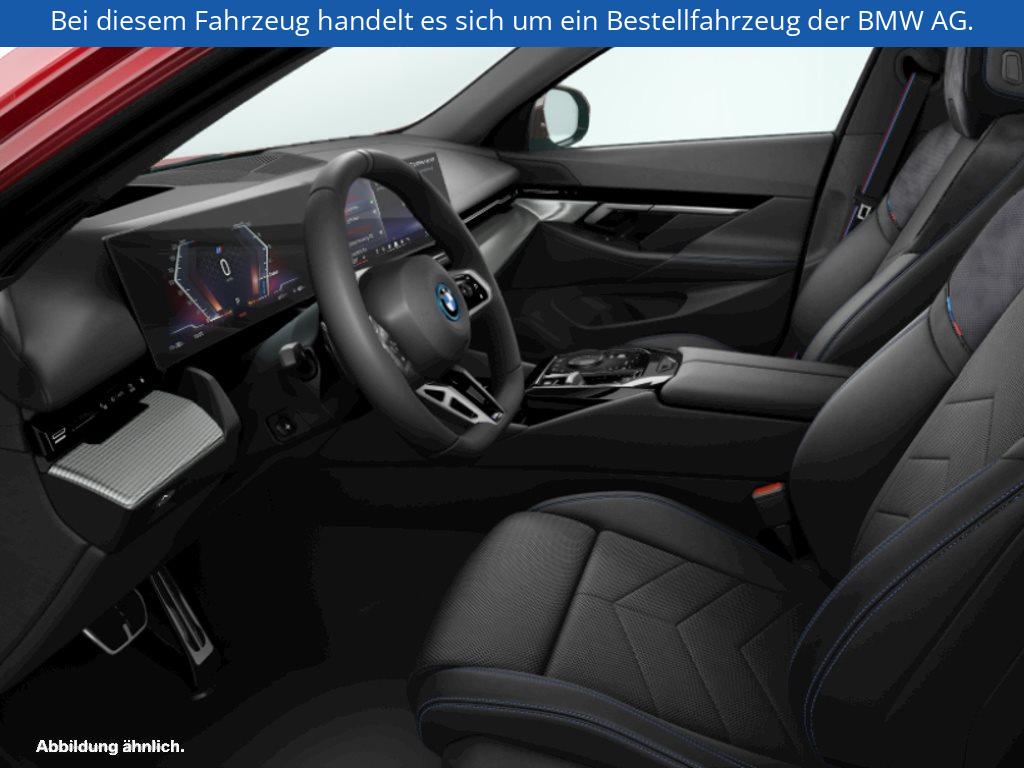 Fahrzeugabbildung BMW i5 xDrive40 Limousine