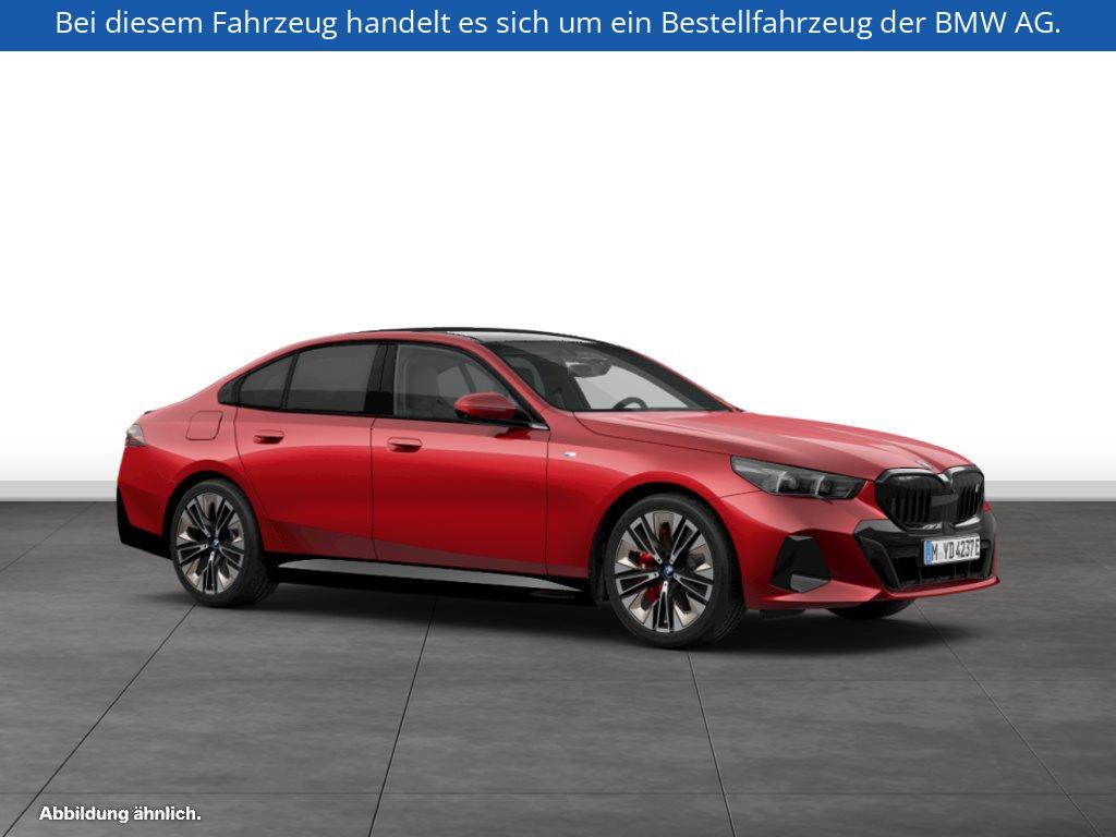 Fahrzeugabbildung BMW i5 xDrive40 Limousine