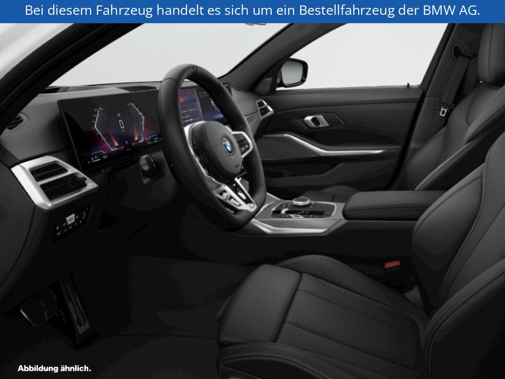 Fahrzeugabbildung BMW 330e Touring