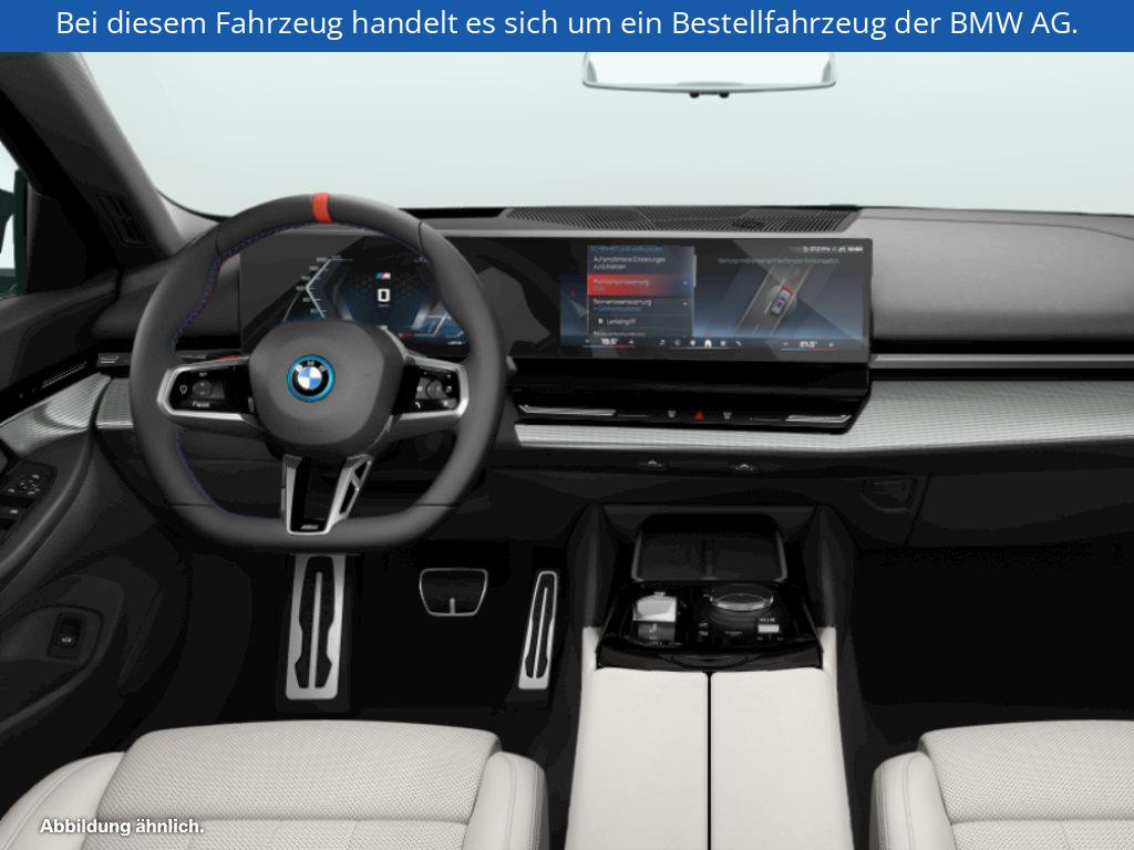 Fahrzeugabbildung BMW i5 M60 xDrive Touring