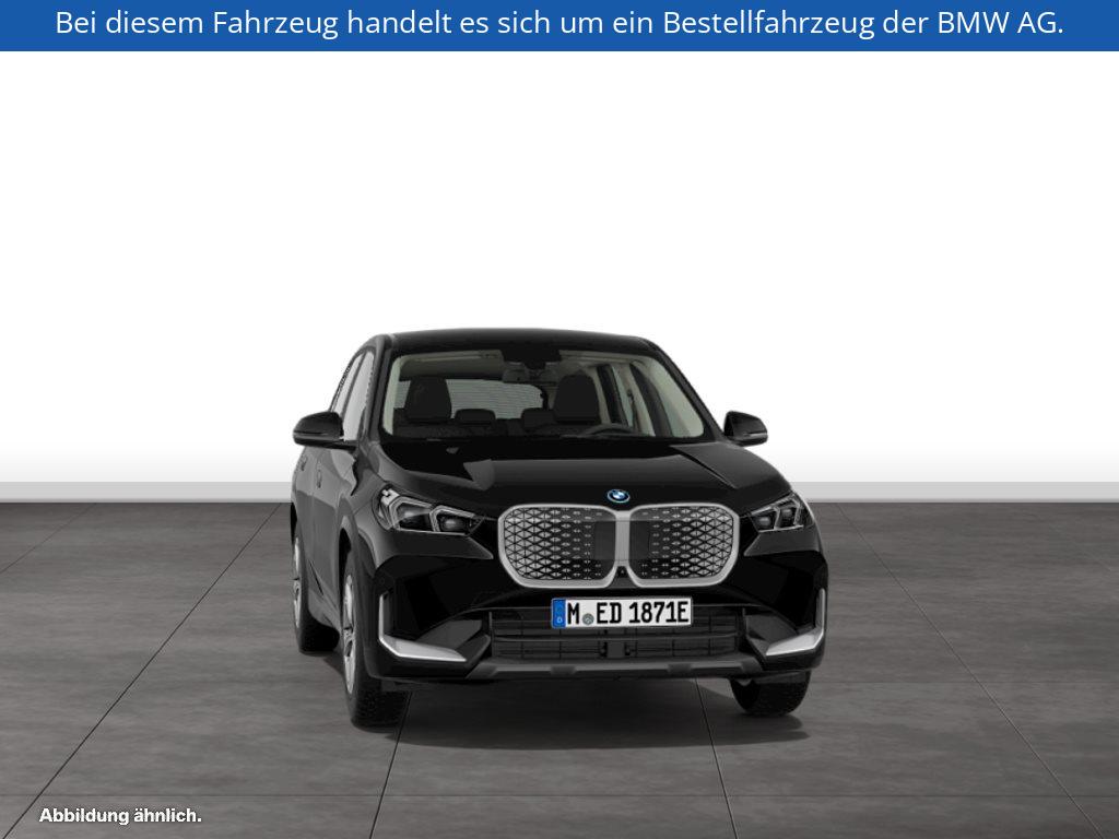 Fahrzeugabbildung BMW iX1 xDrive30