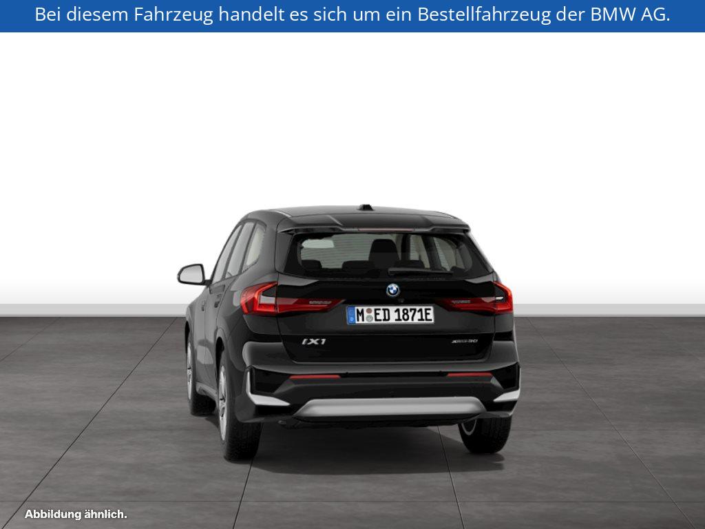 Fahrzeugabbildung BMW iX1 xDrive30