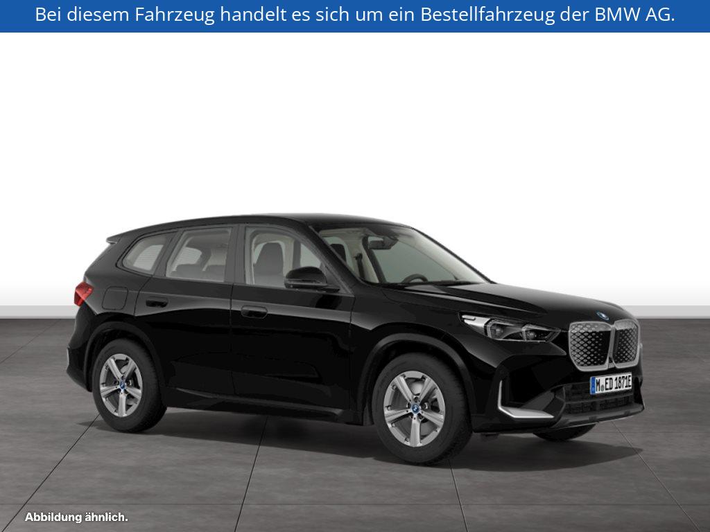 Fahrzeugabbildung BMW iX1 xDrive30