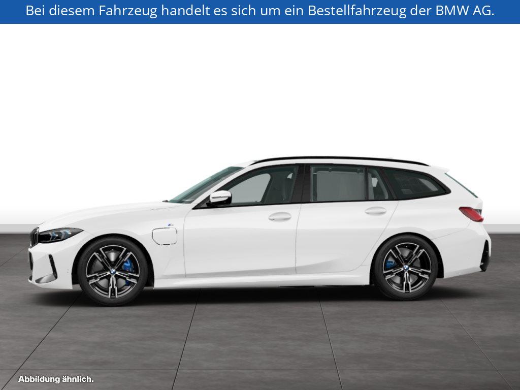 Fahrzeugabbildung BMW 330e Touring