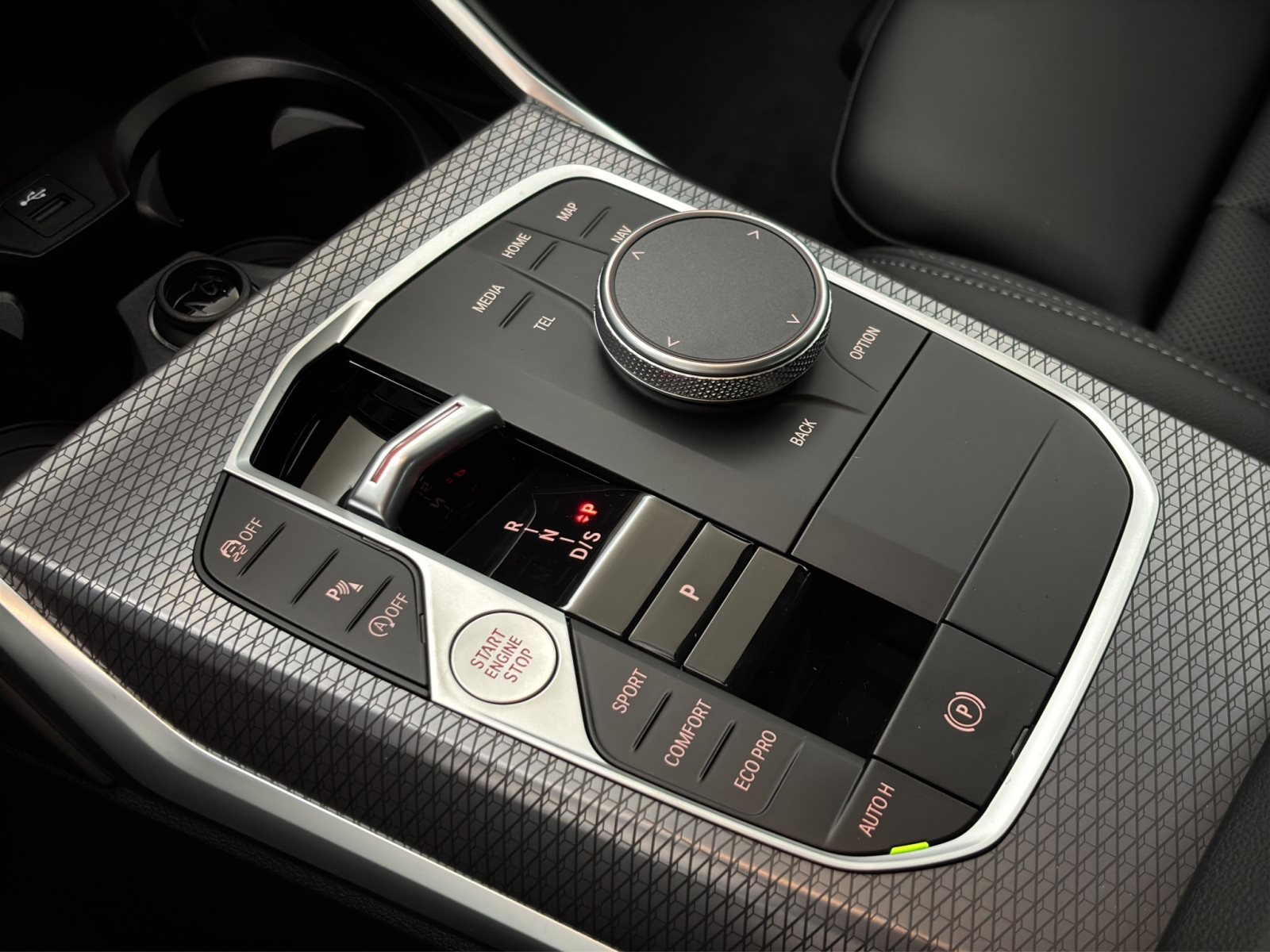 Fahrzeugabbildung BMW 320i Limousine [M Sport Pro, LC Plus, ACC, HiFi]