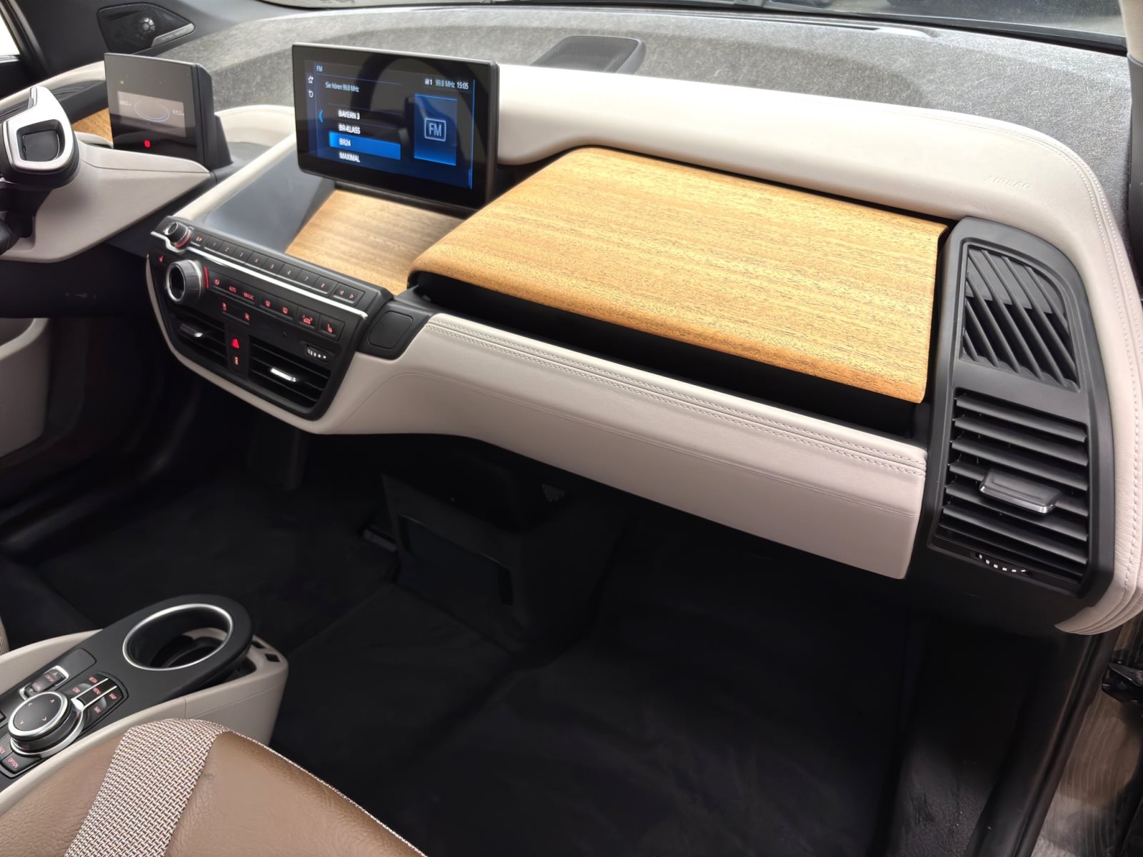 Fahrzeugabbildung BMW i3 120Ah [Navi Prof., GSD, RFK, ACC, HK Sound]