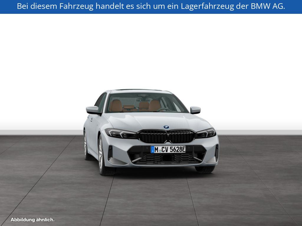 Fahrzeugabbildung BMW 330e xDrive Limousine