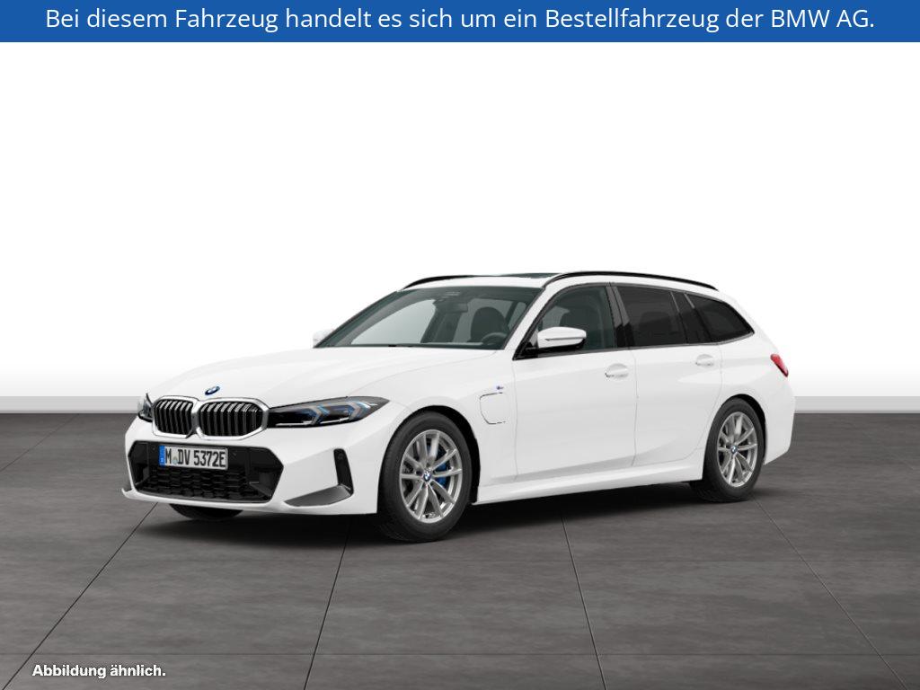 BMW 330e xDrive Touring