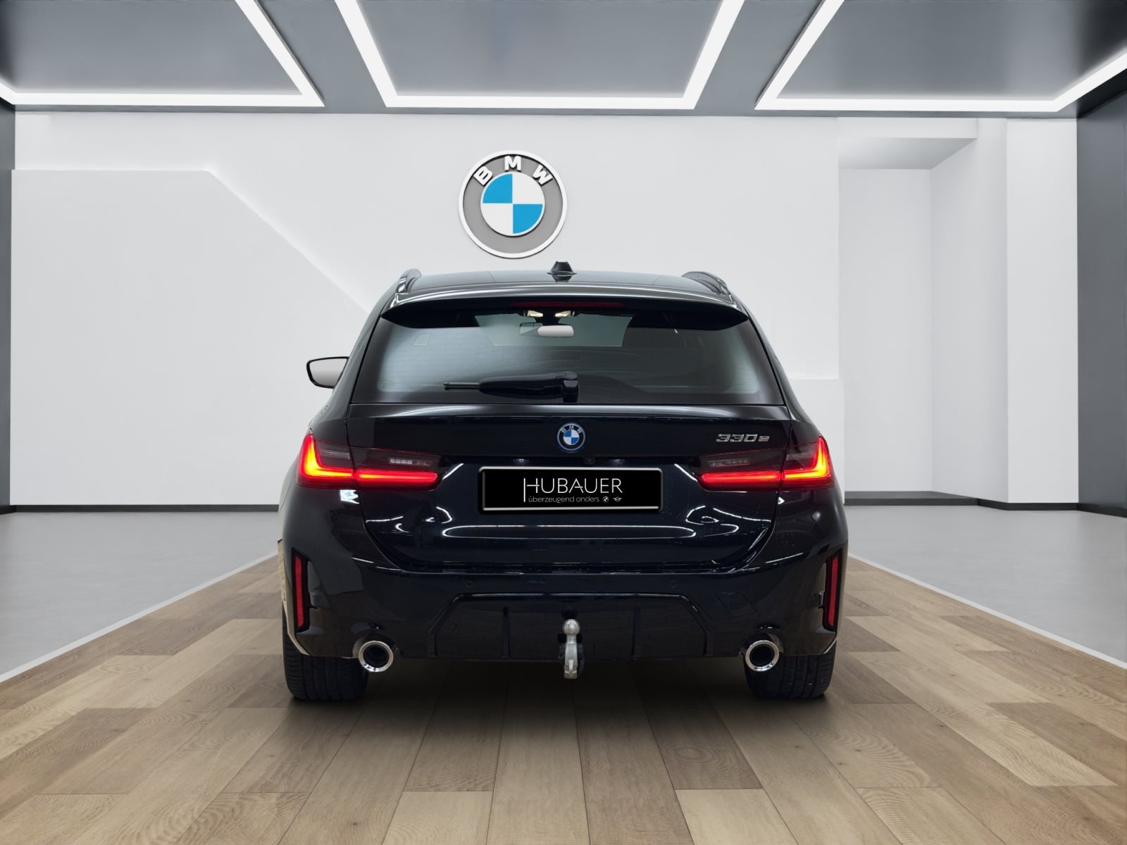 Fahrzeugabbildung BMW 330e Touring [M Sport, AHK, ACC, RFK, 18 LMR]