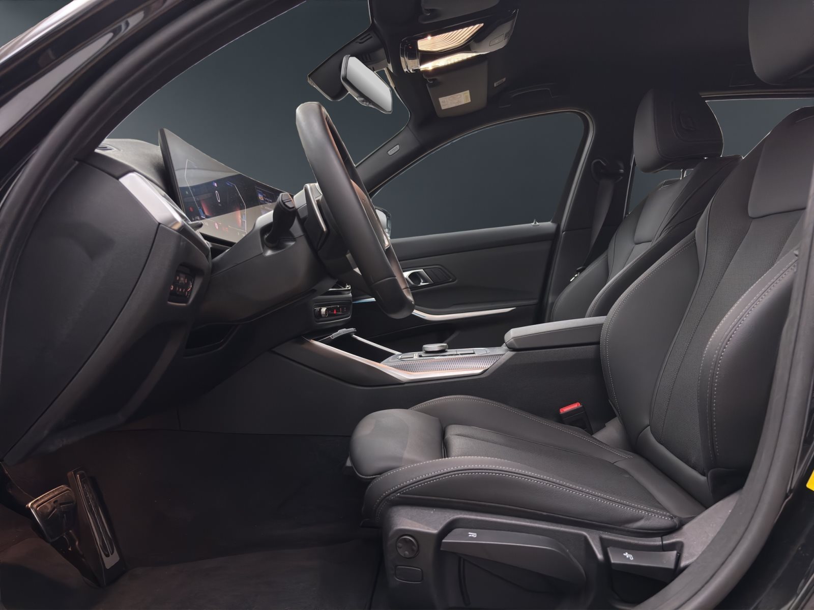 Fahrzeugabbildung BMW 330e Touring [M Sport, AHK, ACC, RFK, 18 LMR]