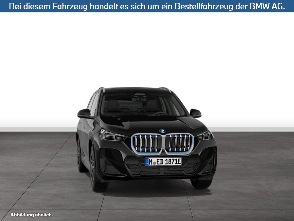 Fahrzeugabbildung BMW iX1 xDrive30