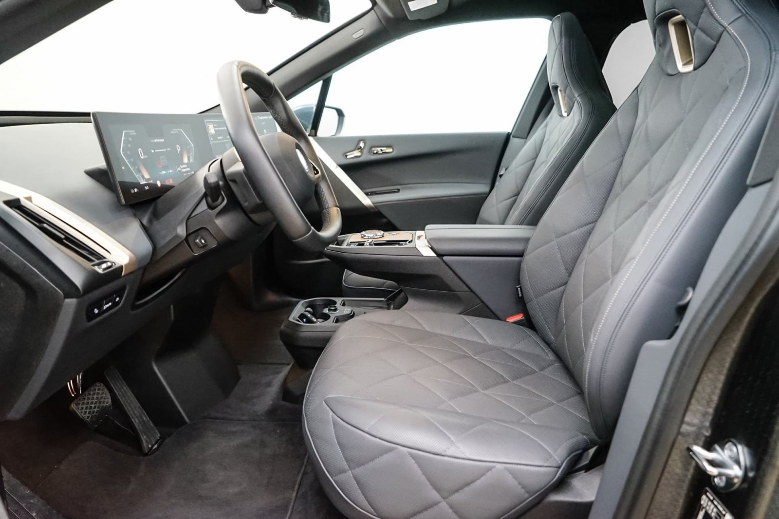 Fahrzeugabbildung BMW iX xDrive40 [Sportpaket, AHK, Laser, HUD, ACC]