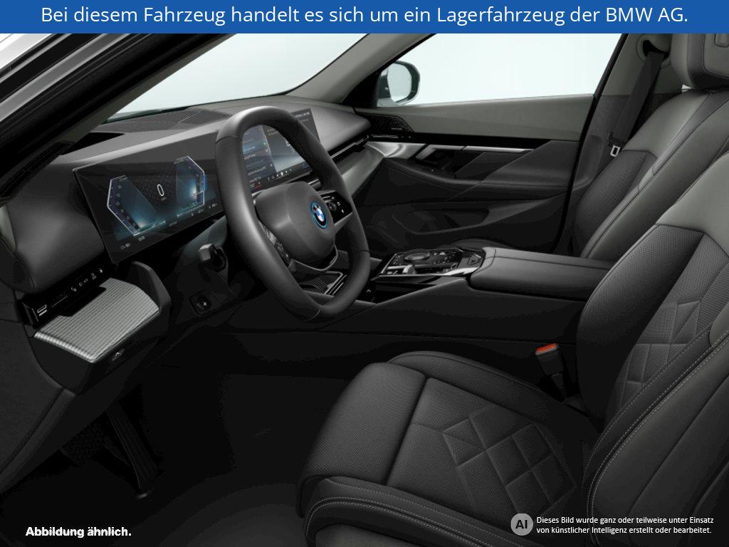 Fahrzeugabbildung BMW i5 eDrive40 Limousine