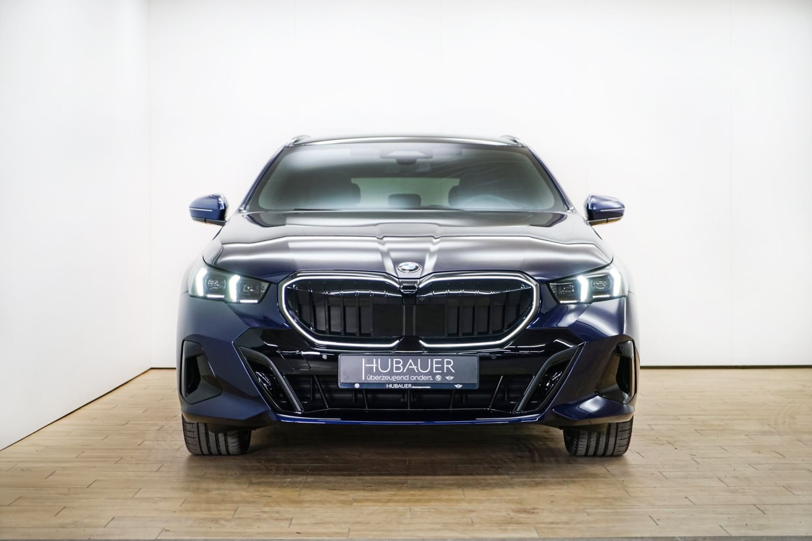 Fahrzeugabbildung BMW 540d xDrive Touring [M Sport, HUD, AHK, ACC, 21 LMR]