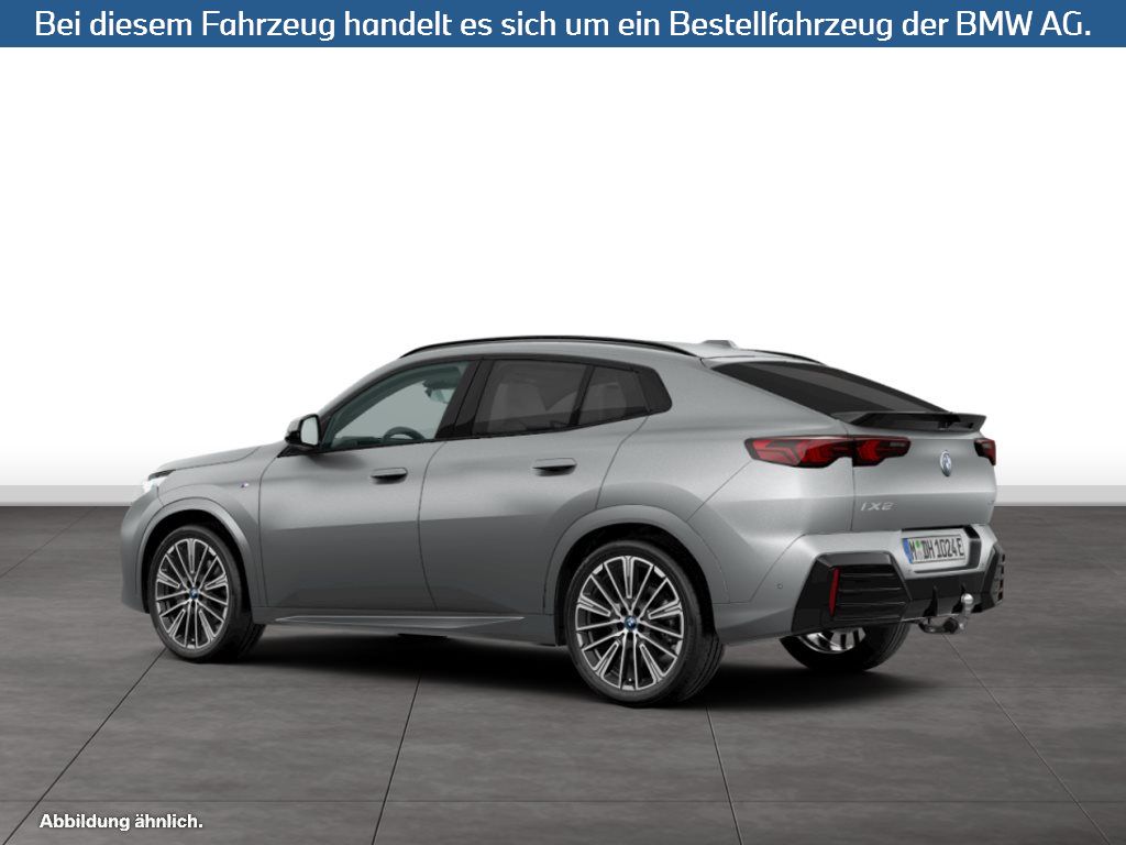 Fahrzeugabbildung BMW iX2 xDrive30