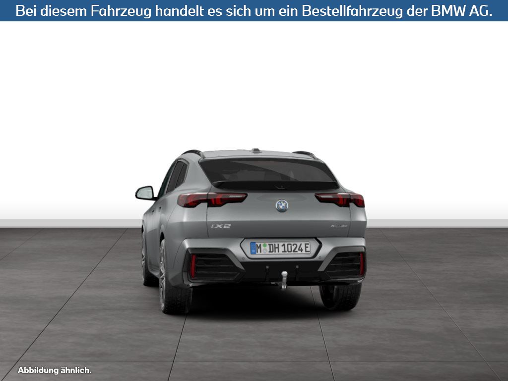 Fahrzeugabbildung BMW iX2 xDrive30