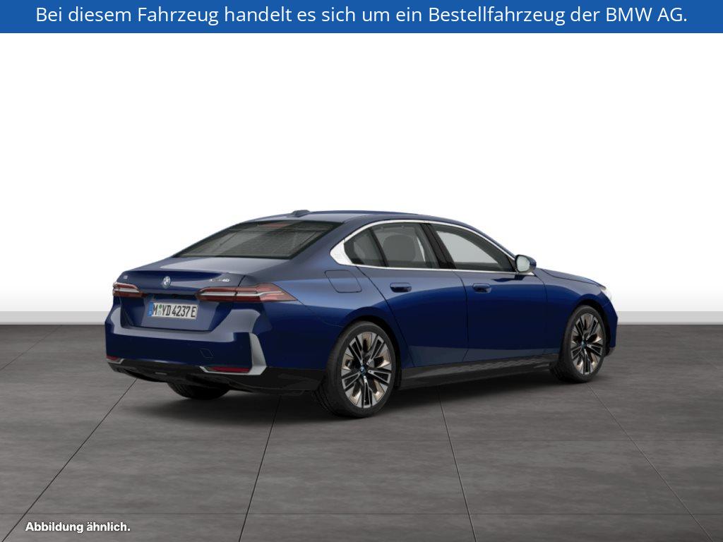 Fahrzeugabbildung BMW i5 xDrive40 Limousine