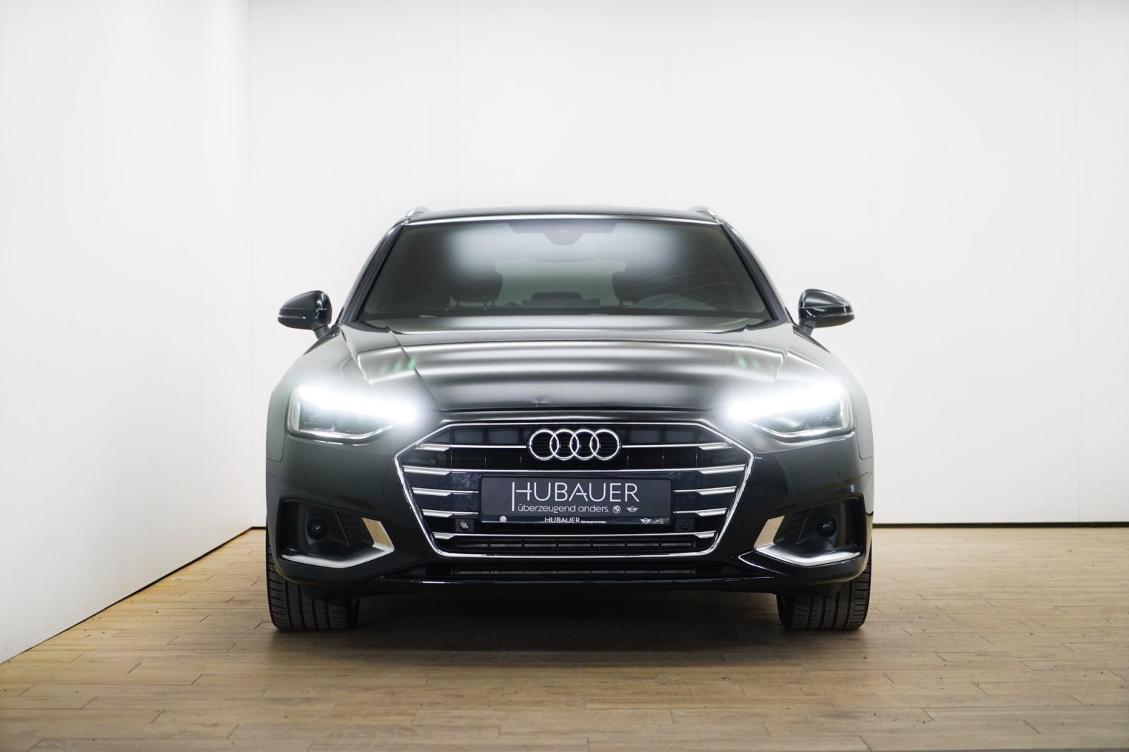 Fahrzeugabbildung Audi A4 Avant 40 TFSI [Navi, ACC, 18 LMR, SHZ]
