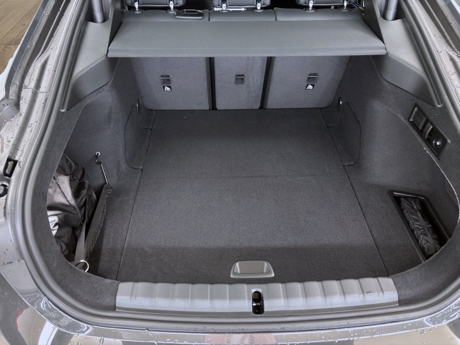 Fahrzeugabbildung BMW i4 xDrive40 [M Sport Pro, HUD, AHK, ACC, 19 LMR]