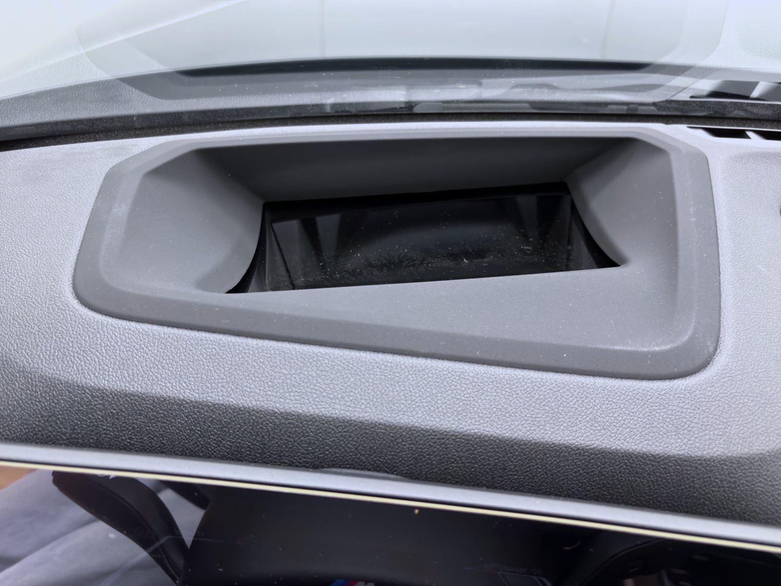 Fahrzeugabbildung BMW i4 xDrive40 [M Sport Pro, HUD, AHK, ACC, 19 LMR]