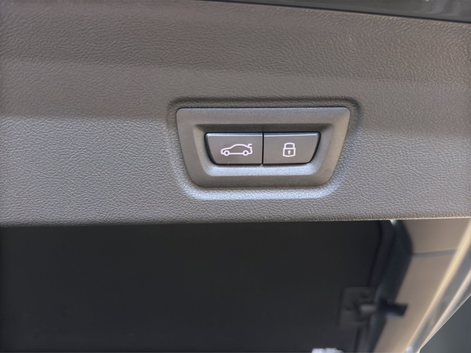 Fahrzeugabbildung BMW i4 xDrive40 [M Sport Pro, HUD, AHK, ACC, 19 LMR]