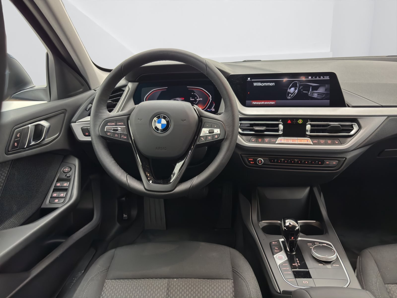 Fahrzeugabbildung BMW 116i 5-Türer [Advantage, LC Prof., RFK, SHZ]