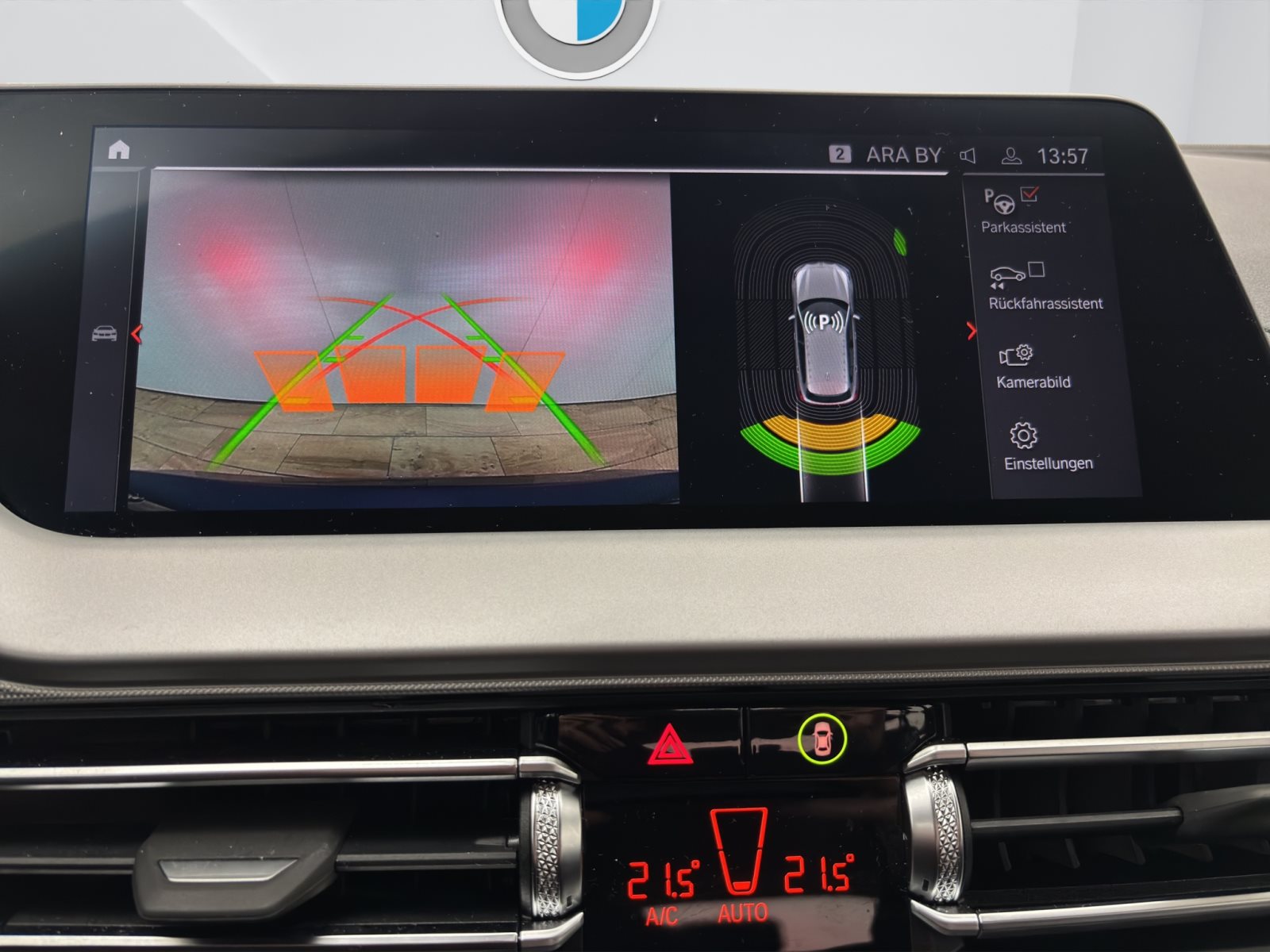 Fahrzeugabbildung BMW 116i 5-Türer [Advantage, LC Prof., RFK, SHZ]