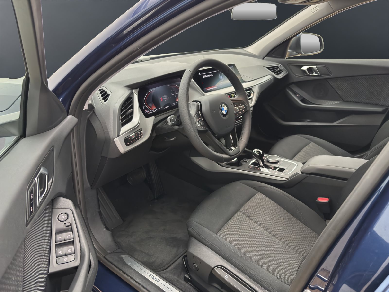 Fahrzeugabbildung BMW 116i 5-Türer [Advantage, LC Prof., RFK, SHZ]