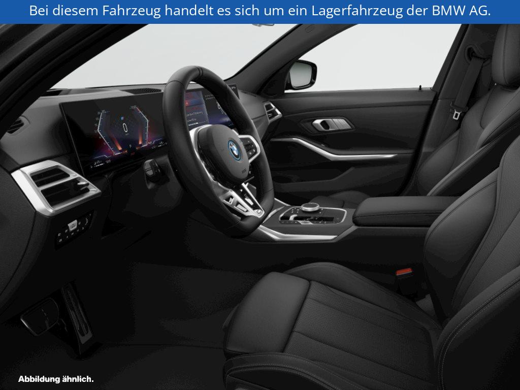 Fahrzeugabbildung BMW 330e Touring
