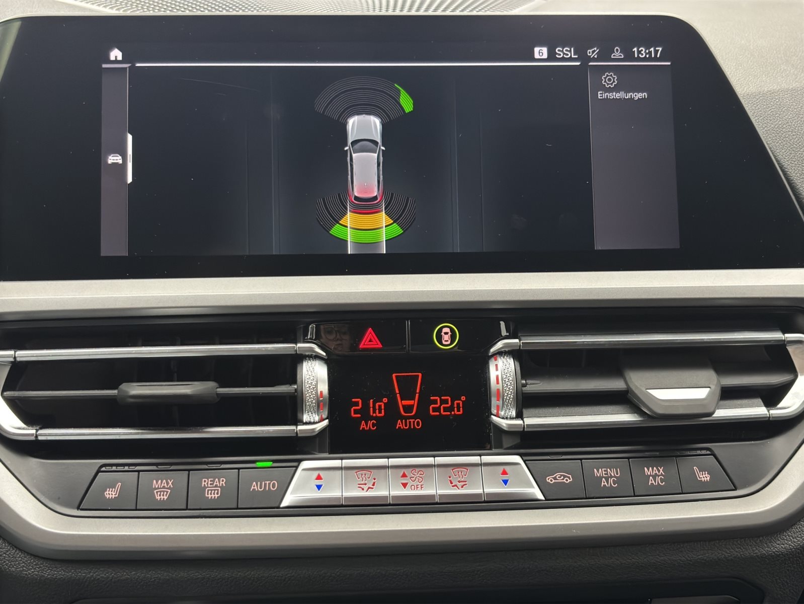 Fahrzeugabbildung BMW 320e Touring [Advantage, LC Prof., PDC, ACC]