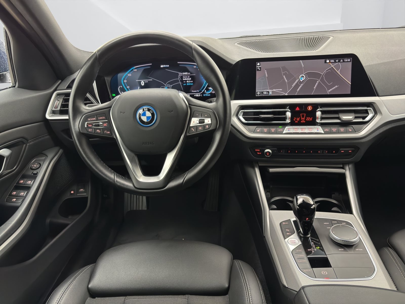 Fahrzeugabbildung BMW 320e Touring [Advantage, LC Prof., PDC, ACC]
