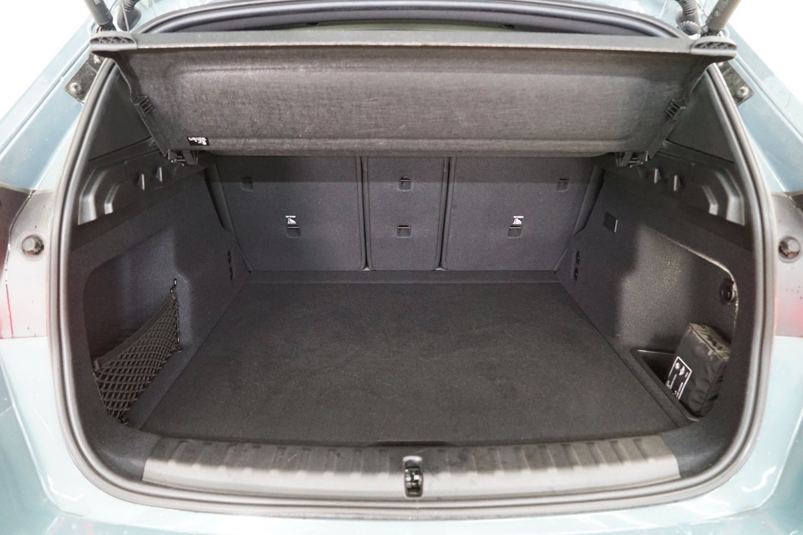 Fahrzeugabbildung BMW iX1 xDrive30 [M Sport, LC Prof., HUD. AHK, 19 ]
