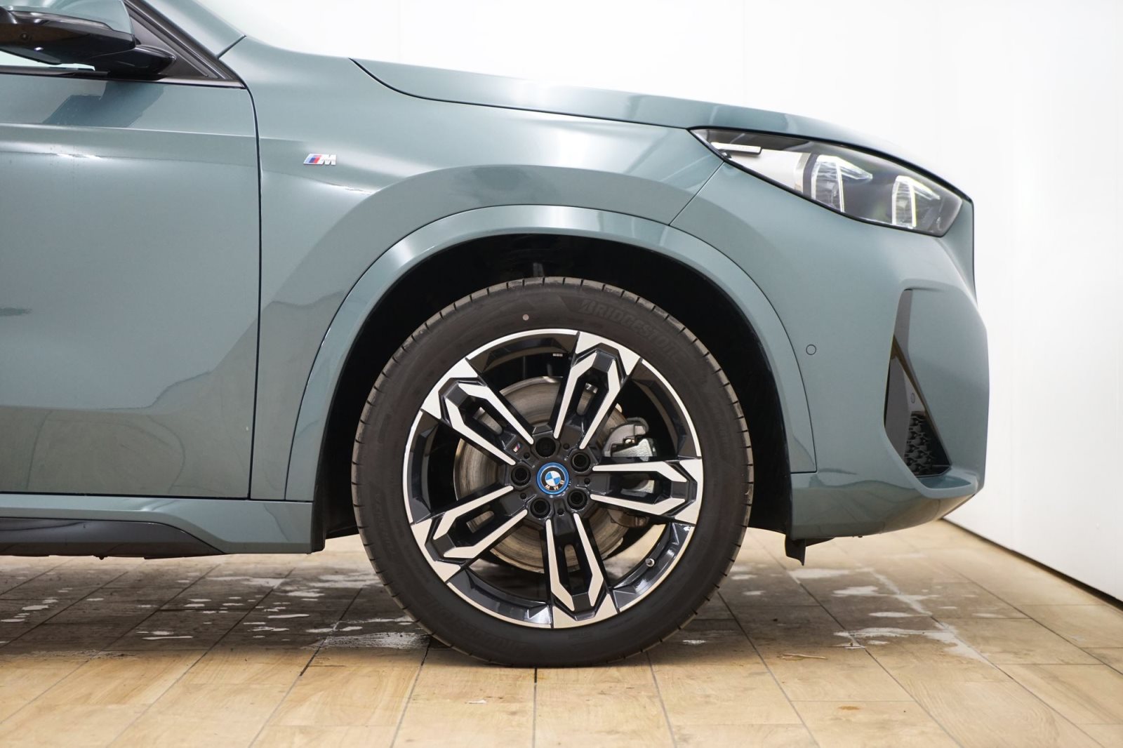 Fahrzeugabbildung BMW iX1 xDrive30 [M Sport, LC Prof., HUD. AHK, 19 ]