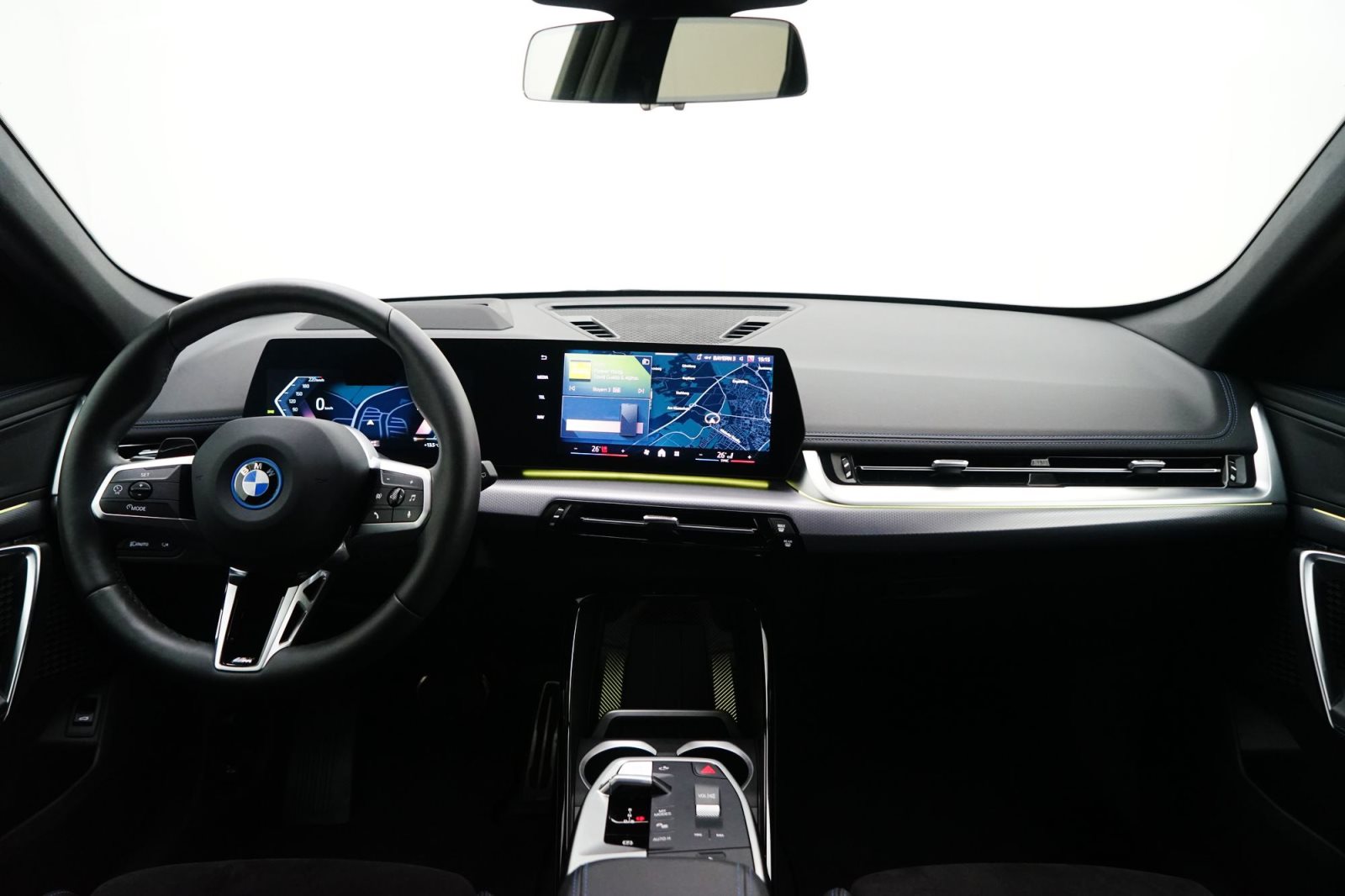 Fahrzeugabbildung BMW iX1 xDrive30 [M Sport, LC Prof., HUD. AHK, 19 ]