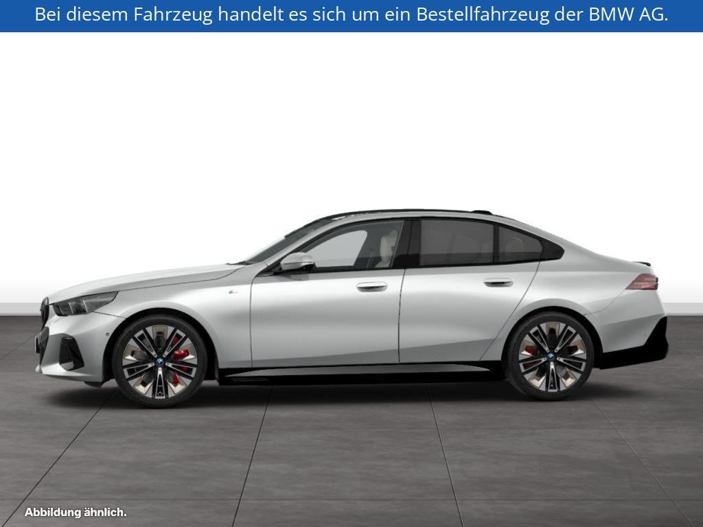 Fahrzeugabbildung BMW i5 eDrive40 Limousine
