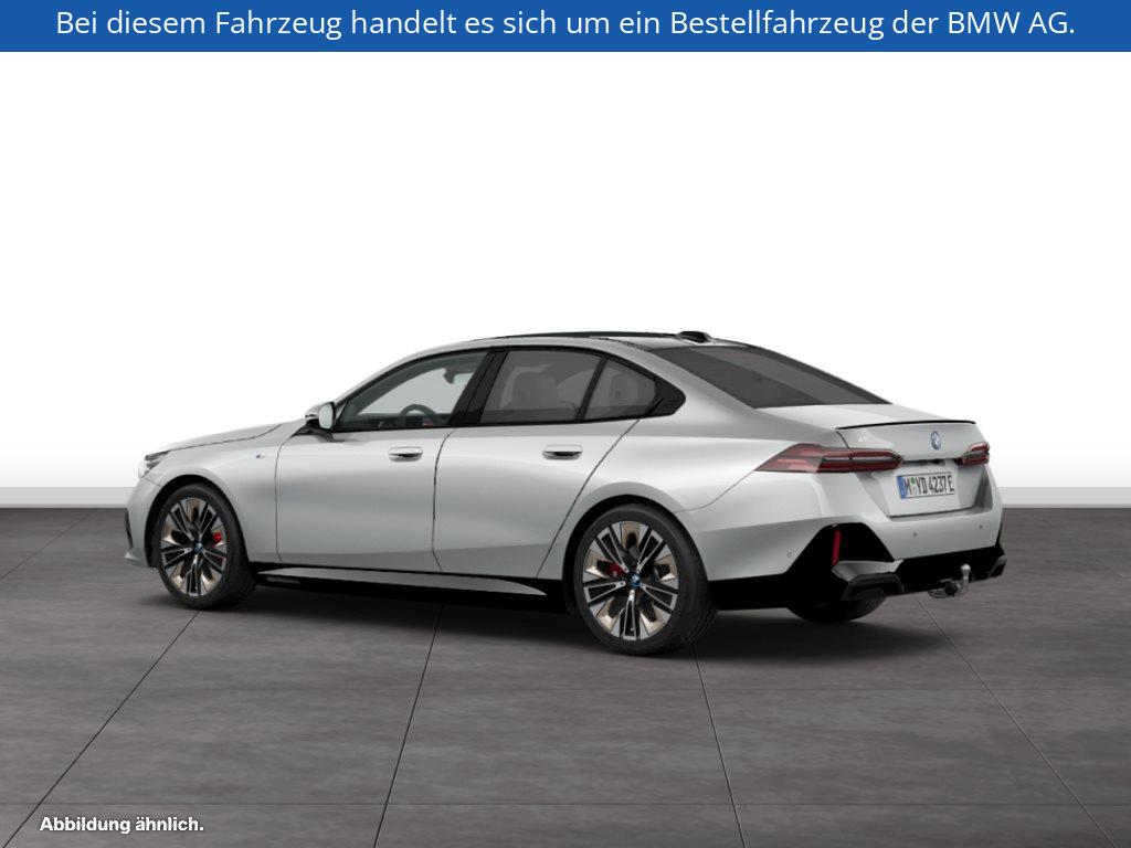 Fahrzeugabbildung BMW i5 eDrive40 Limousine