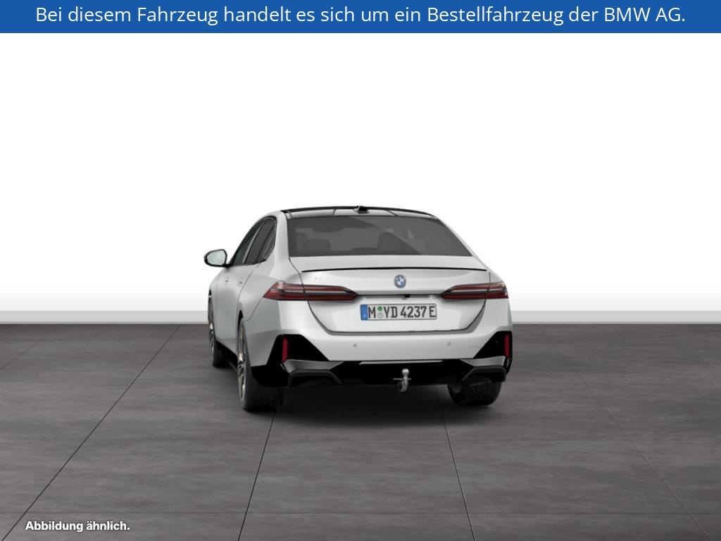 Fahrzeugabbildung BMW i5 eDrive40 Limousine