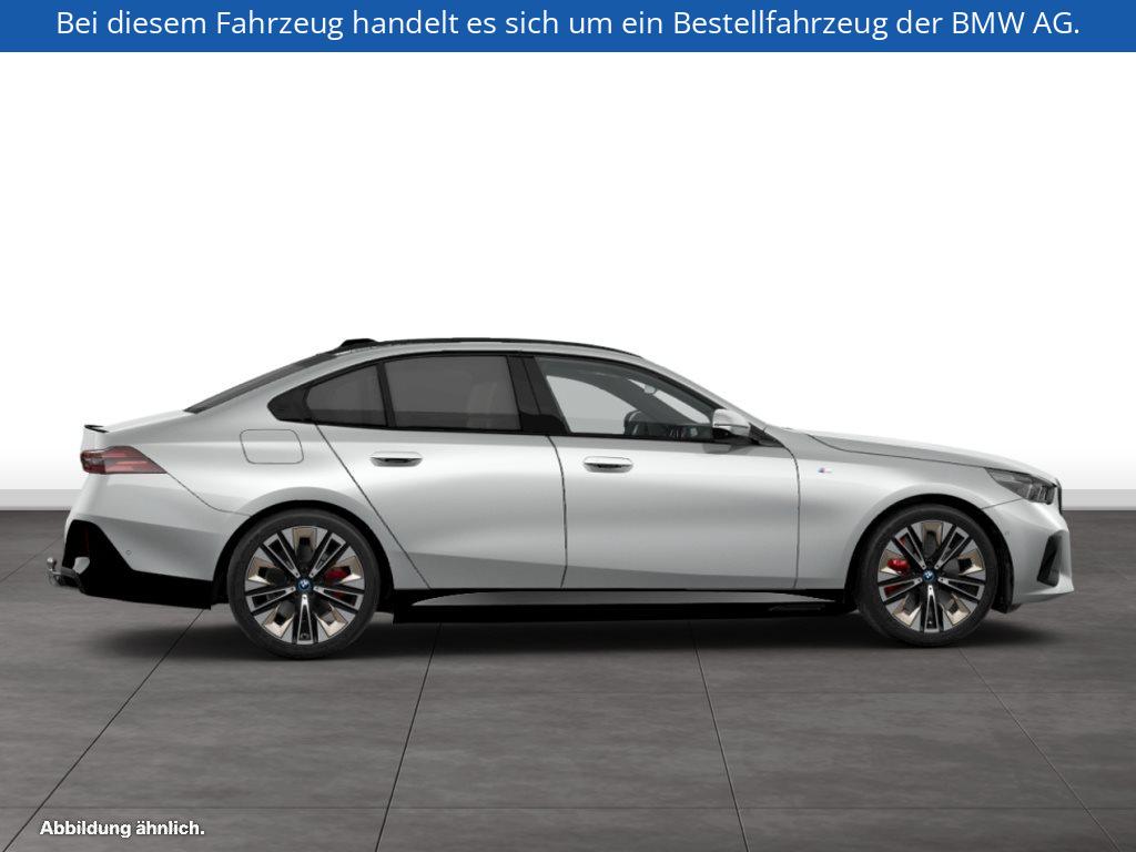 Fahrzeugabbildung BMW i5 eDrive40 Limousine
