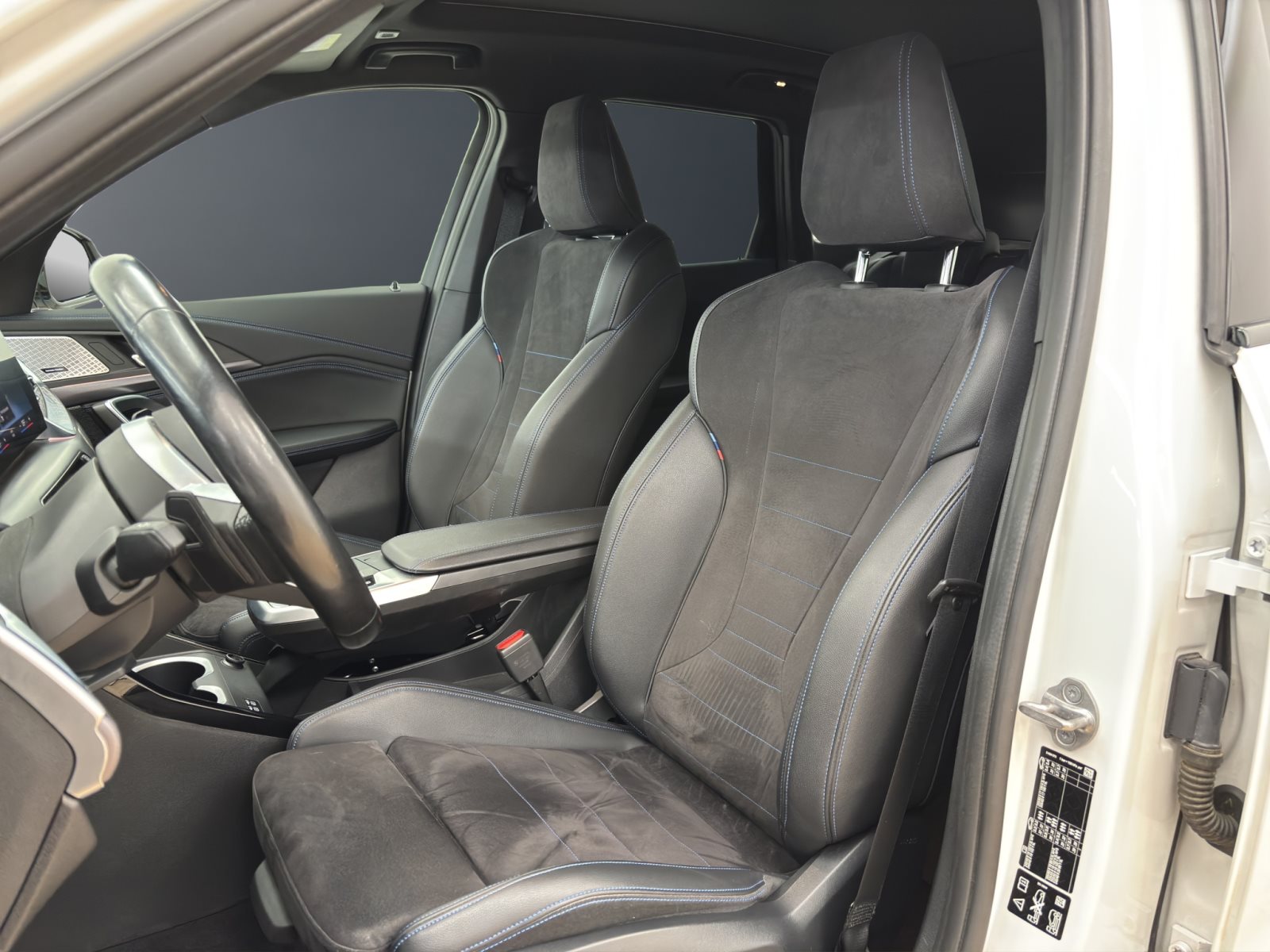 Fahrzeugabbildung BMW X1 xDrive23i [M Sport, HUD, LED, Pano, HK Sound]