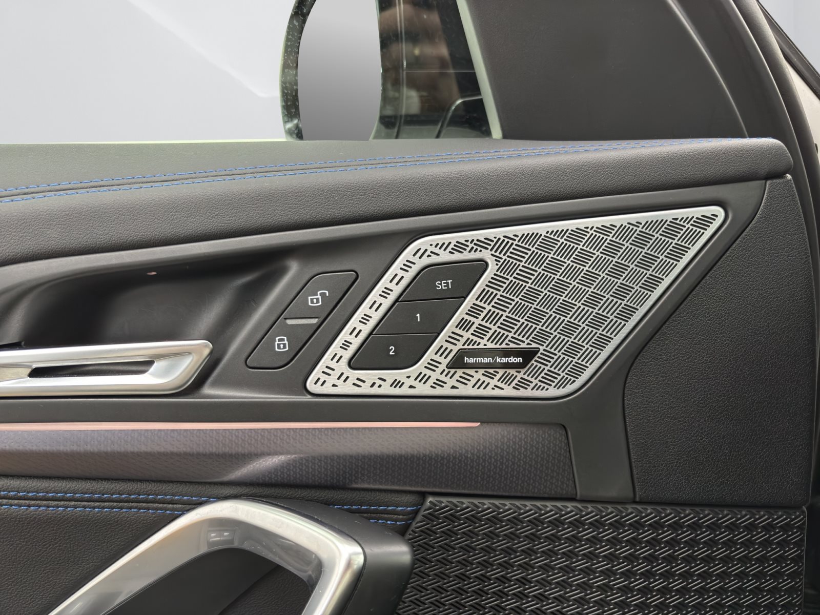 Fahrzeugabbildung BMW X1 xDrive23i [M Sport, HUD, LED, Pano, HK Sound]