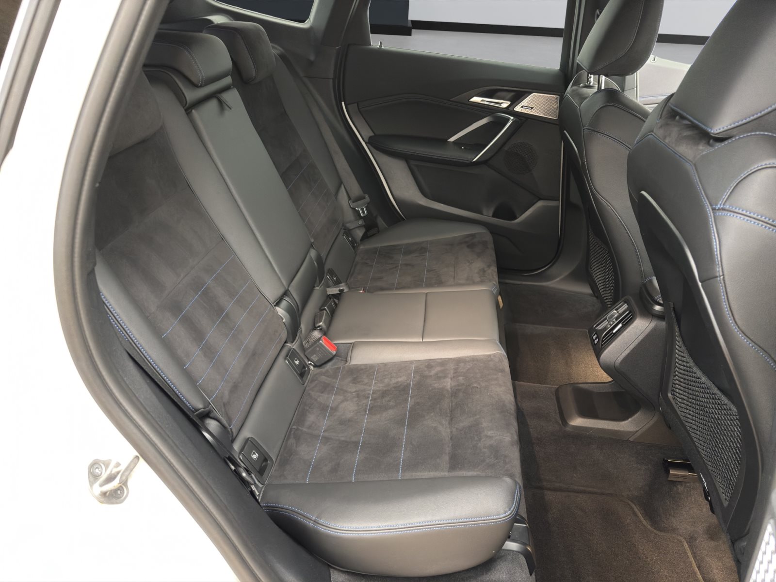 Fahrzeugabbildung BMW X1 xDrive23i [M Sport, HUD, LED, Pano, HK Sound]