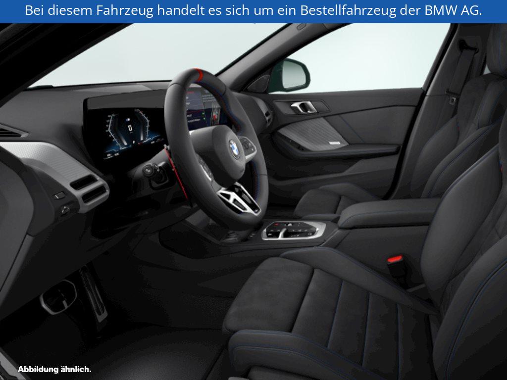 Fahrzeugabbildung BMW M135 xDrive