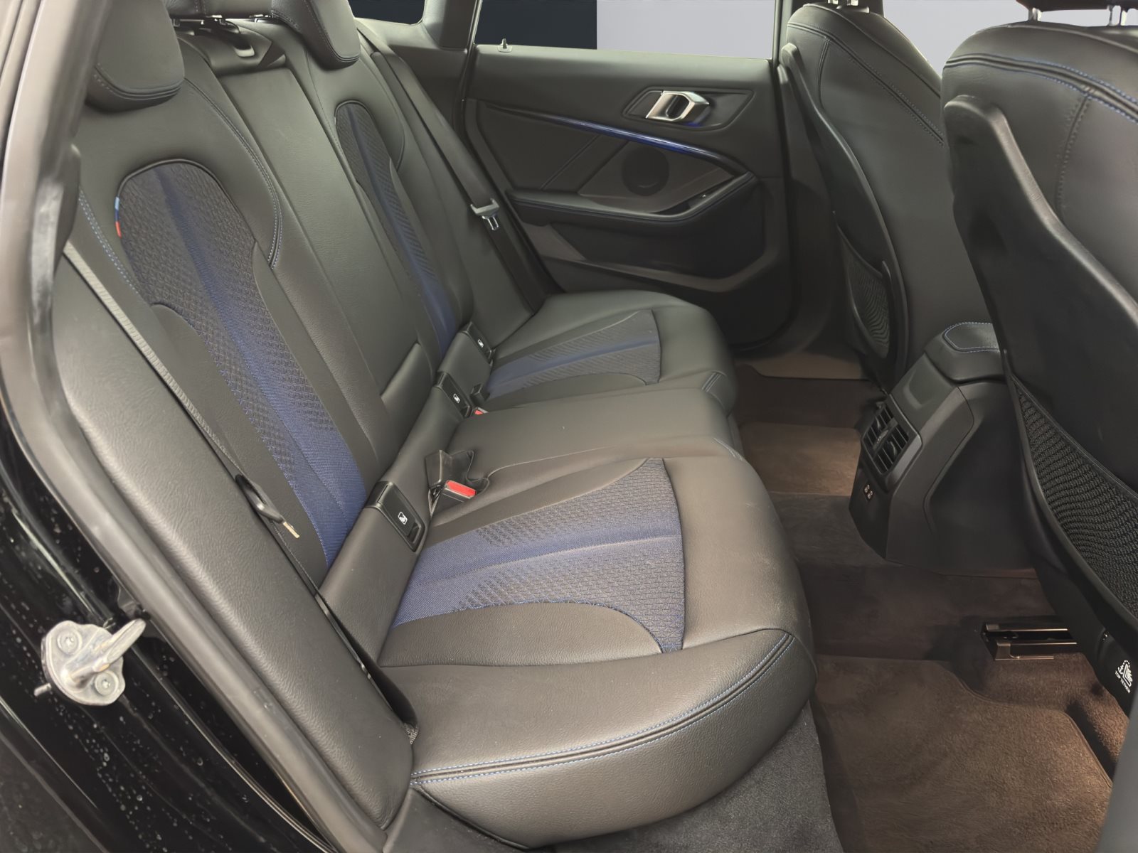 Fahrzeugabbildung BMW 218i Gran Coupé [M Sport, LC Prof., PDC, SHZ]