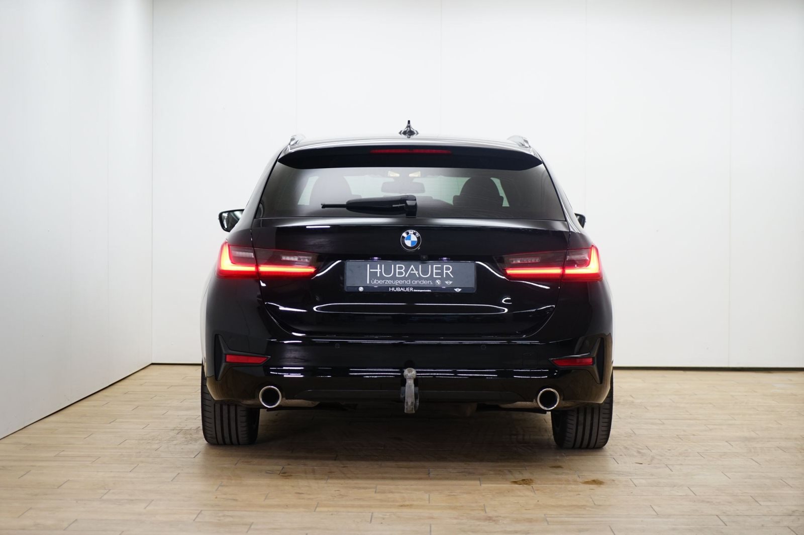 Fahrzeugabbildung BMW 320d xDrive Touring [Sport Line, LC Prof, AHK, ACC, Laser]